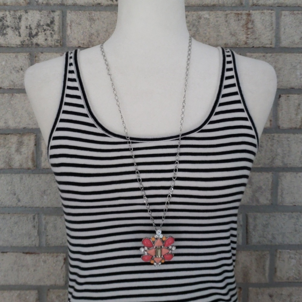 NWOT Lia Sophia Pendant Necklace